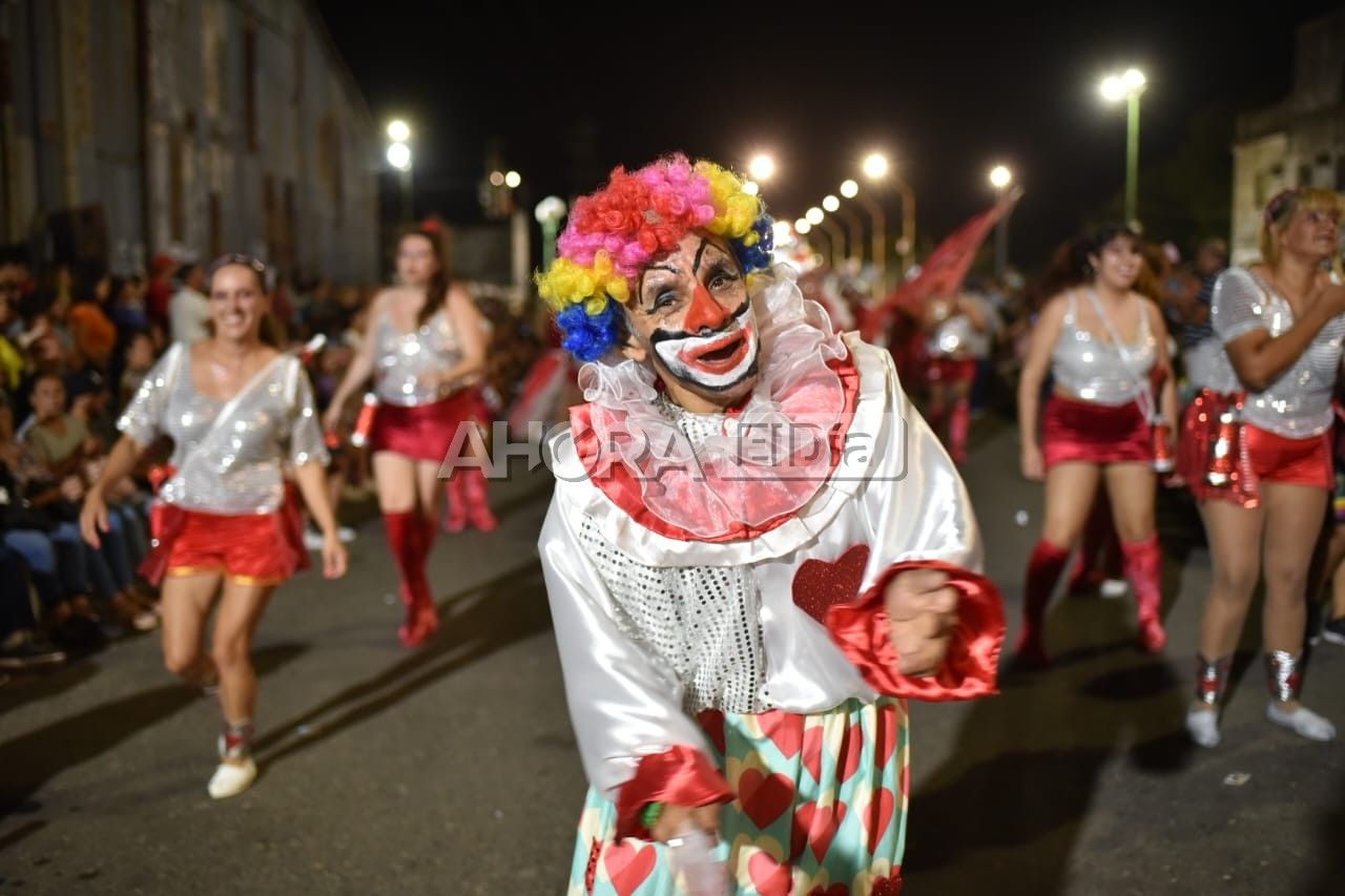Gualeguaychú vivió la tercera noche del Corso Matecito, la fiesta más popular de todas