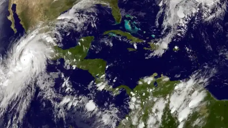 México en alerta: el huracán Patricia ya es el más fuerte de la historia en el Pacífico