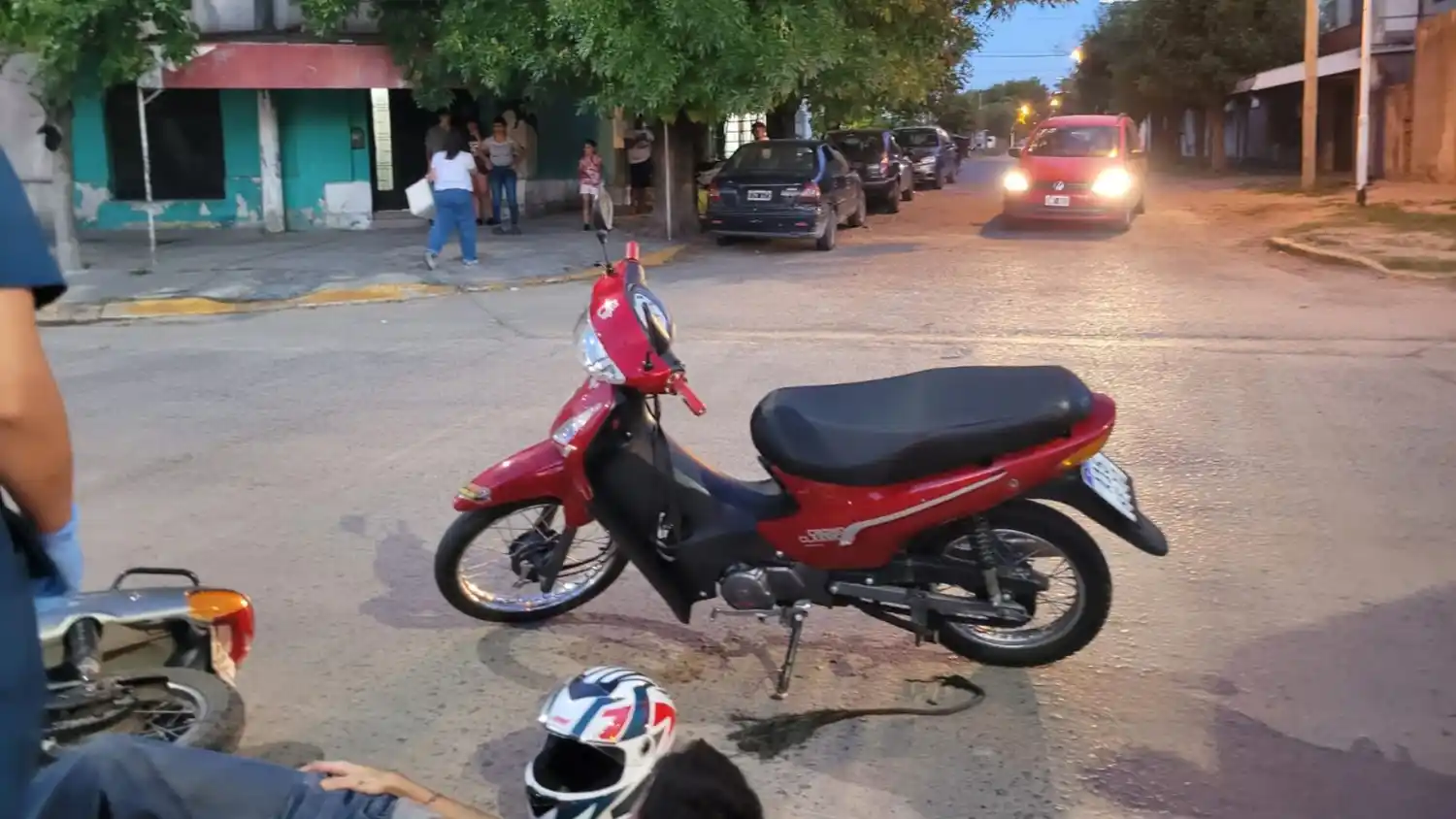 La colisión se produjo en la esquina de Avenida 11 de Septiembre y Dávila. Hubo cuatro lesionados leves.