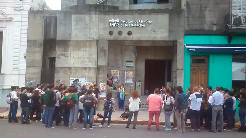 Docentes universitarios entrerrianos van al paro 