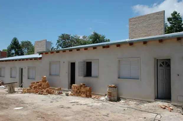 Vecinos reclama por la pronta entrega del nuevo barrio de la Prefectura