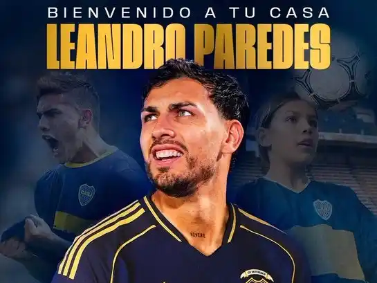 Paredes volvió a Boca y la gente explotó La Bombonera para recibirlo. Foto:X de Boca Jrs.