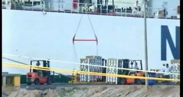 Se agota el tiempo para la llegada de una draga al puerto