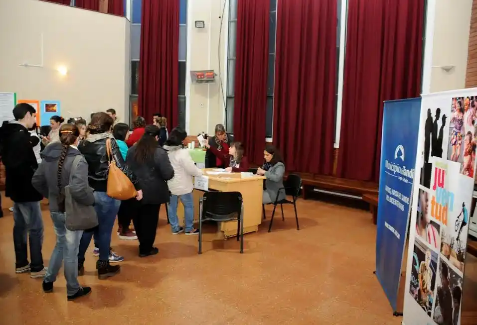 Fueron inscriptos 800 estudiantes en el programa de becas "Tandil Estudia"