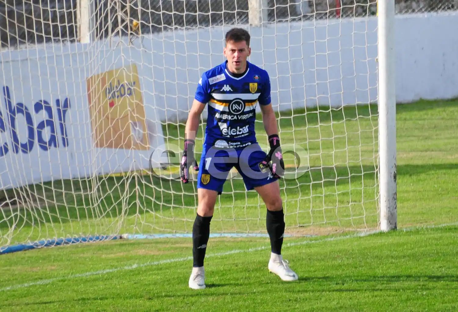 Santamarina cambia de arquero para la recta final