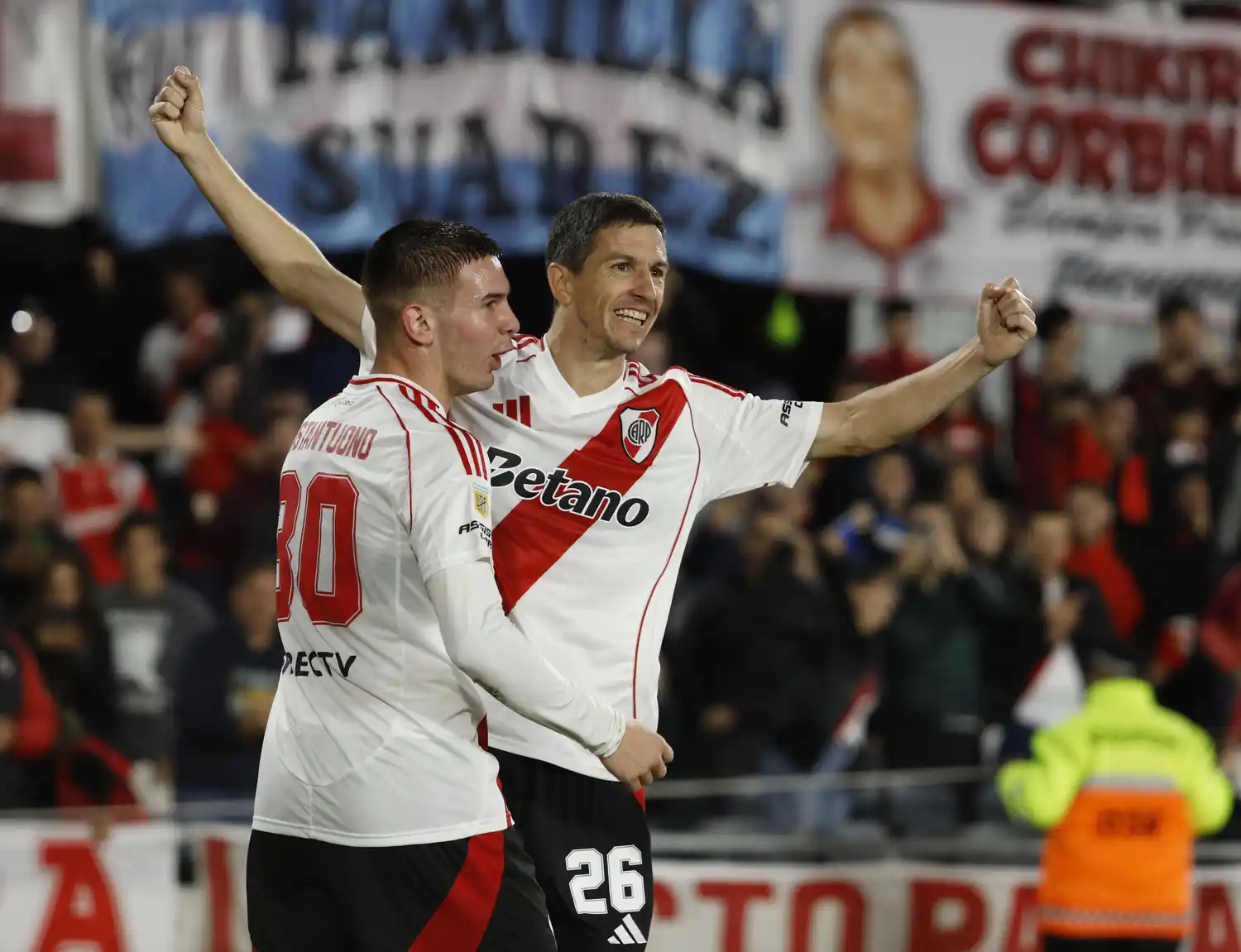 Mastantuono y Fernández son dos de los zurdos de River.