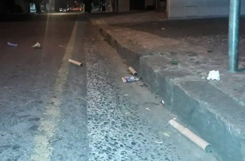 Hinchas brasileños tiraron bombas de estruendo frente al hotel de Argentina