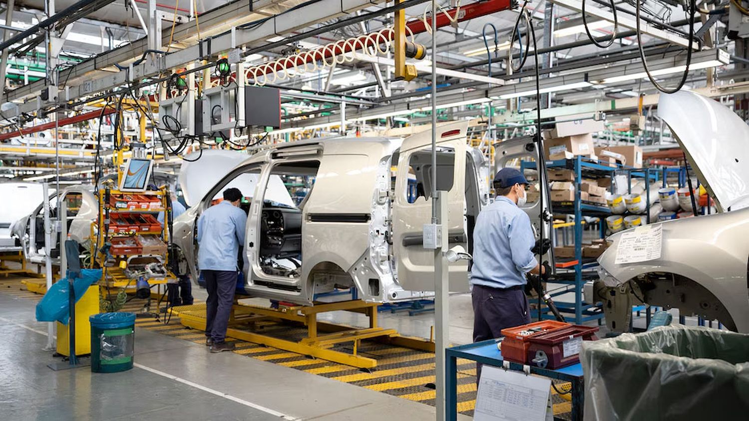 La UIA anticipó que la industria volvió a los niveles de noviembre de 2023 pero sigue alta la disparidad entre sectores