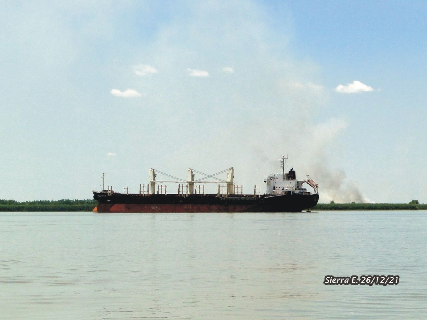 Mientras el humo golpea nuevamente a San Pedro, Kicillof prometió “la mayor inversión en décadas” para apagar incendios