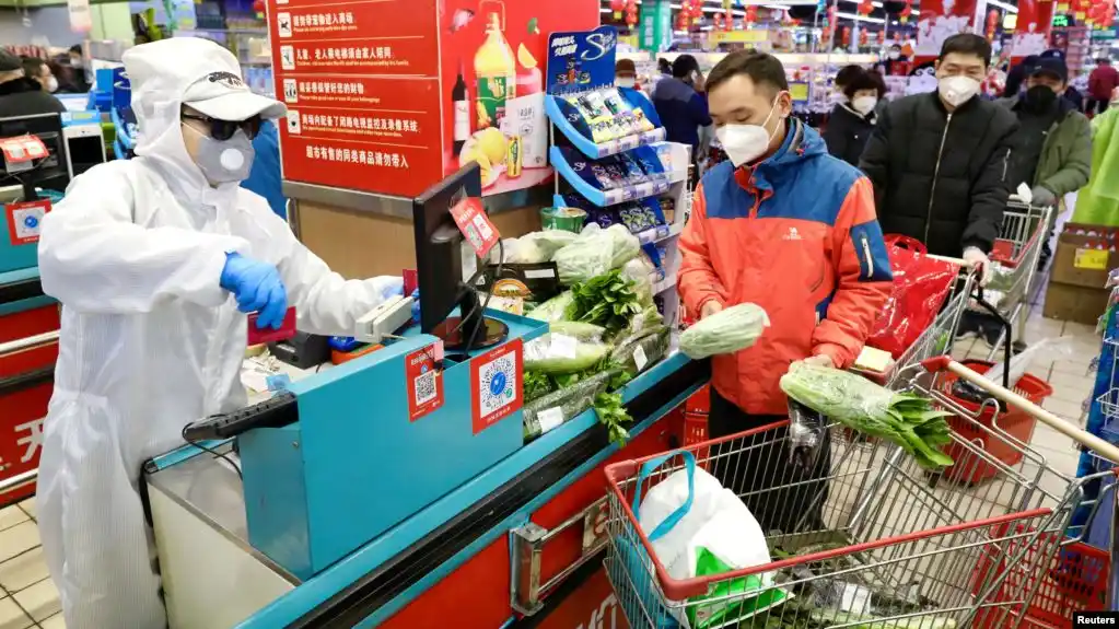 Más muertes por coronavirus, el mal remece a China mientras el mundo vigila