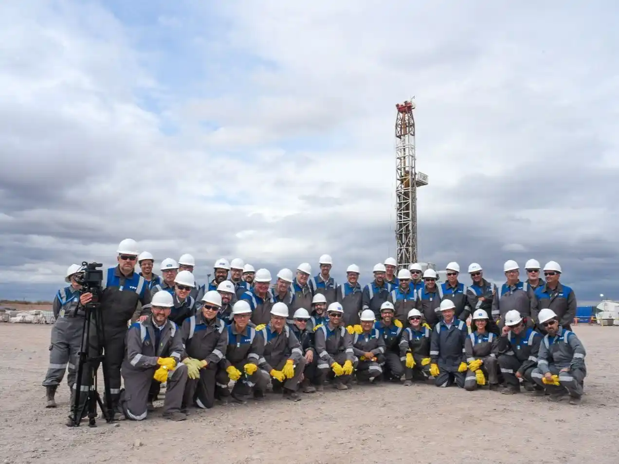 Funcionarios santafesinos recorrieron Vaca Muerta tras la firma del convenio con Neuquén