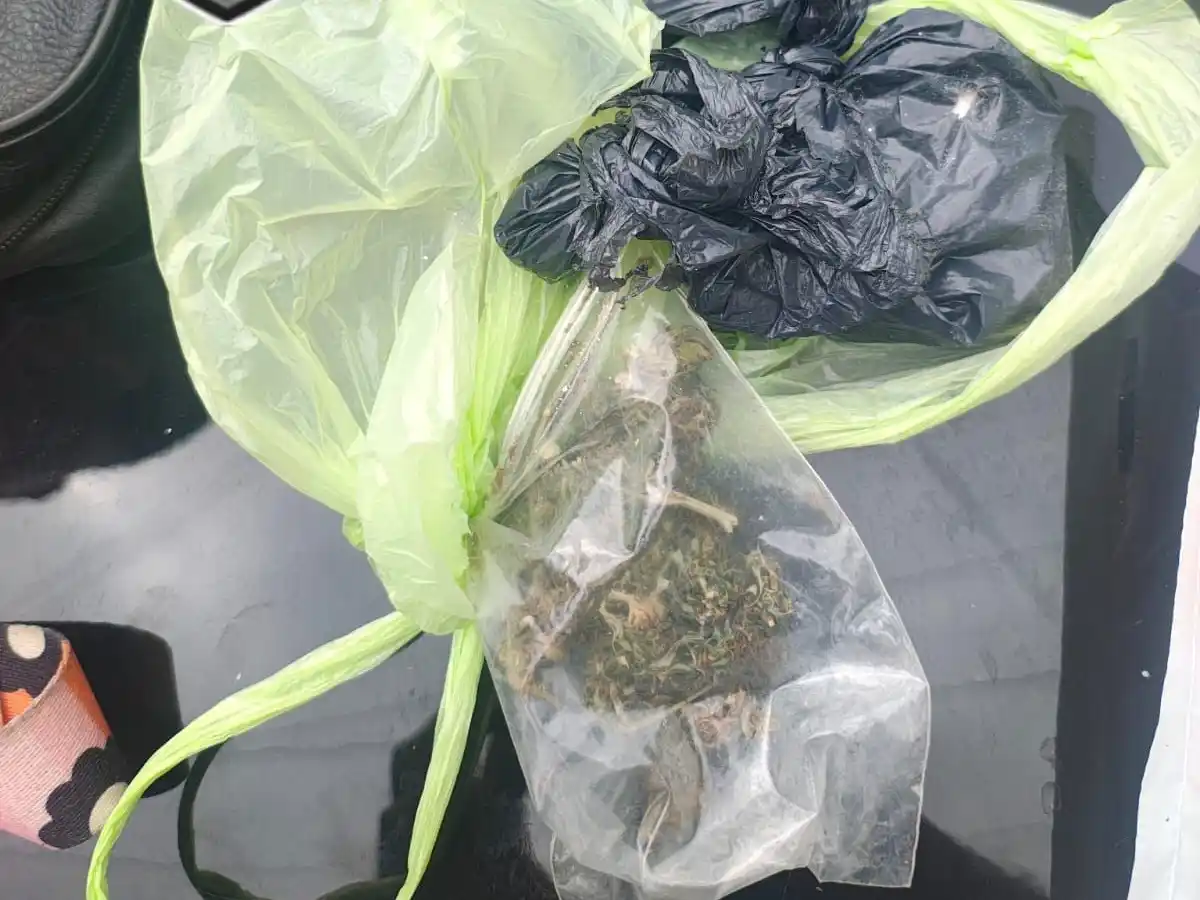 Detuvieron a un hombre con marihuana en la zona oeste