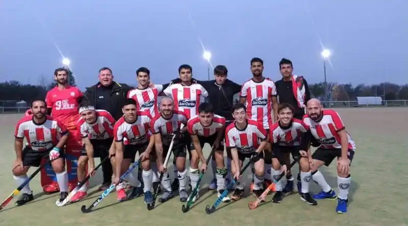 Los Leones julienses siguen como líderes del certamen. Foto:Hockey 9 de Julio