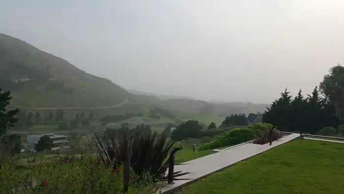 El cielo de Tandil se llenó de humo y polvo en suspensión proveniente de los incendios en la Patagonia