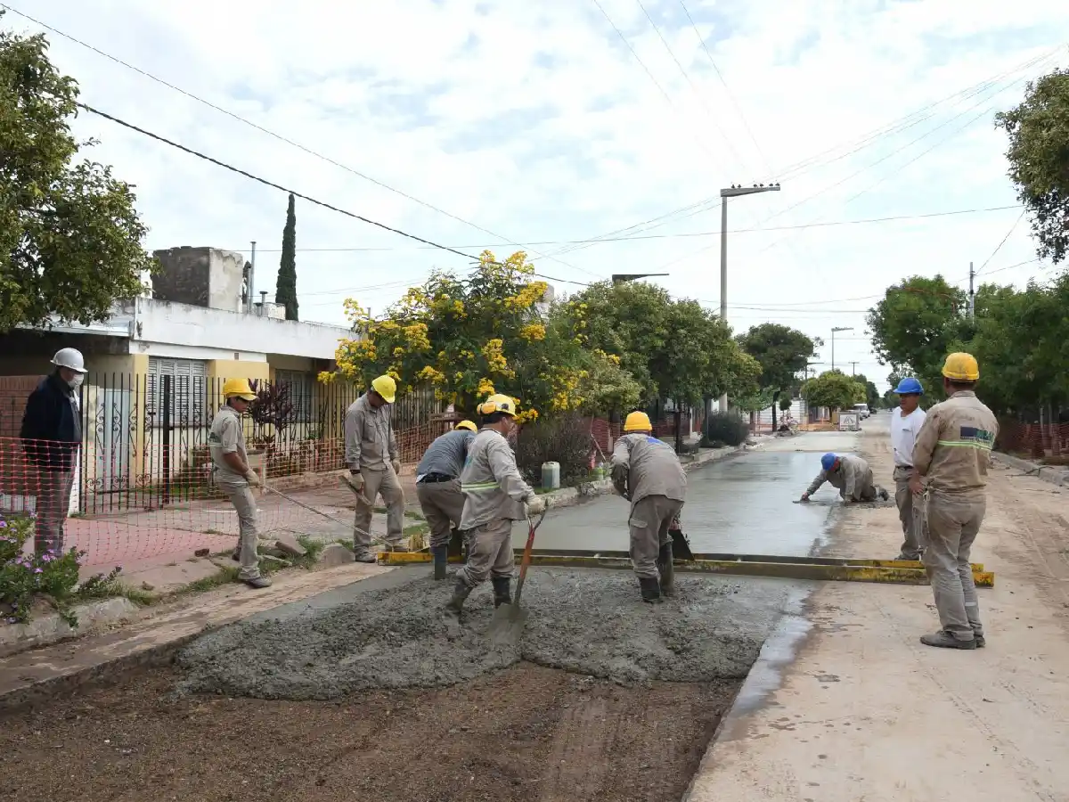Arroyito: la obra de desagües de calle Mitre ya lleva 250 metros        