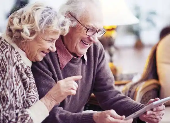 Ciclo de conferencias online: buen trato para las personas mayores