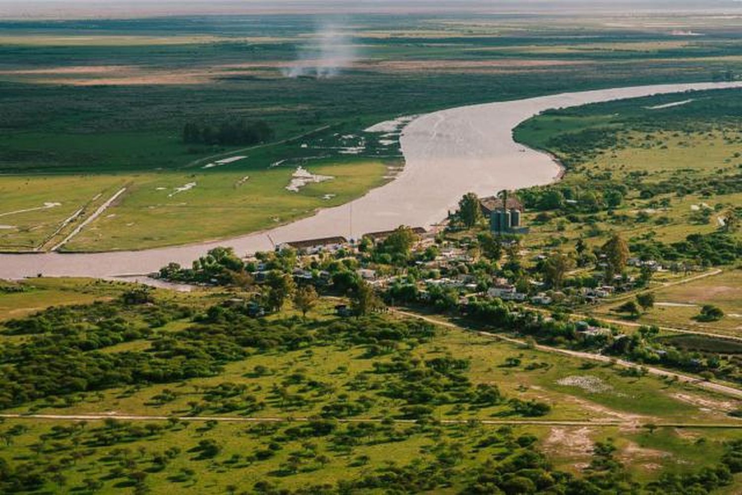 Bordet anunció la ampliación del crédito para terminar el camino a Puerto Ruiz
