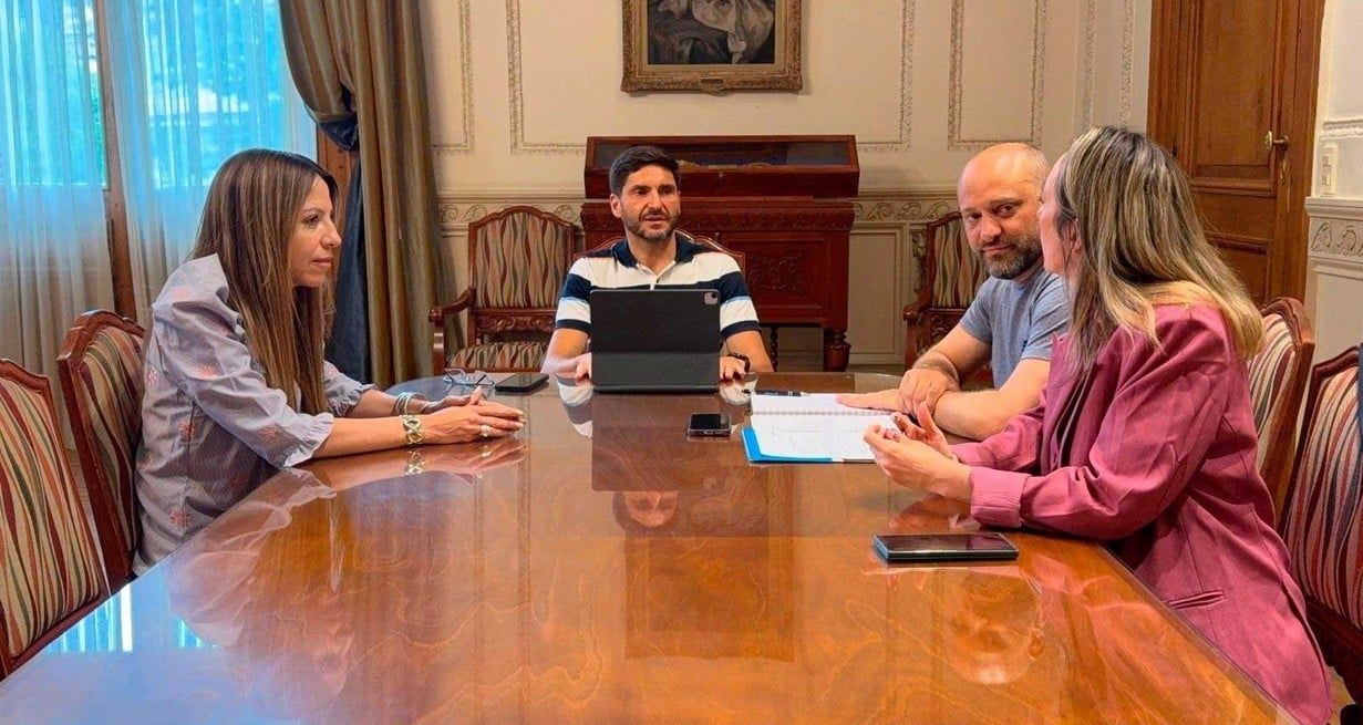 El gobernador Pullaro mantuvo un encuentro con el ministro Puccini, Rodríguez y Ghilotti.