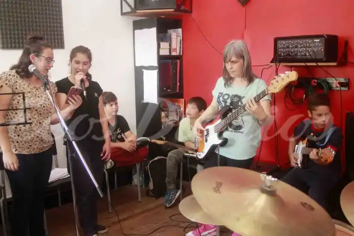 La Escuela Municipal de Rock realiza su muestra anual