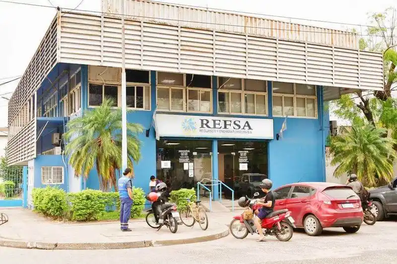 “La factura de REFSA no tiene agregado ningún 
impuesto y el usuario paga la energía consumida”