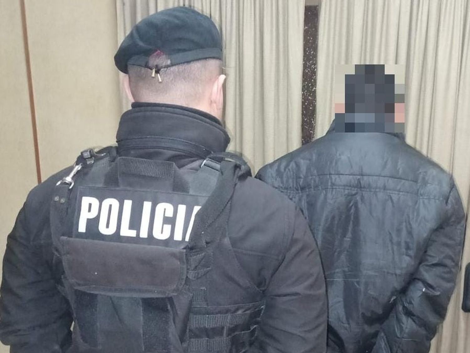 Capturaron a un sujeto que intentó huir en bicicleta: tenía una causa por violencia de género