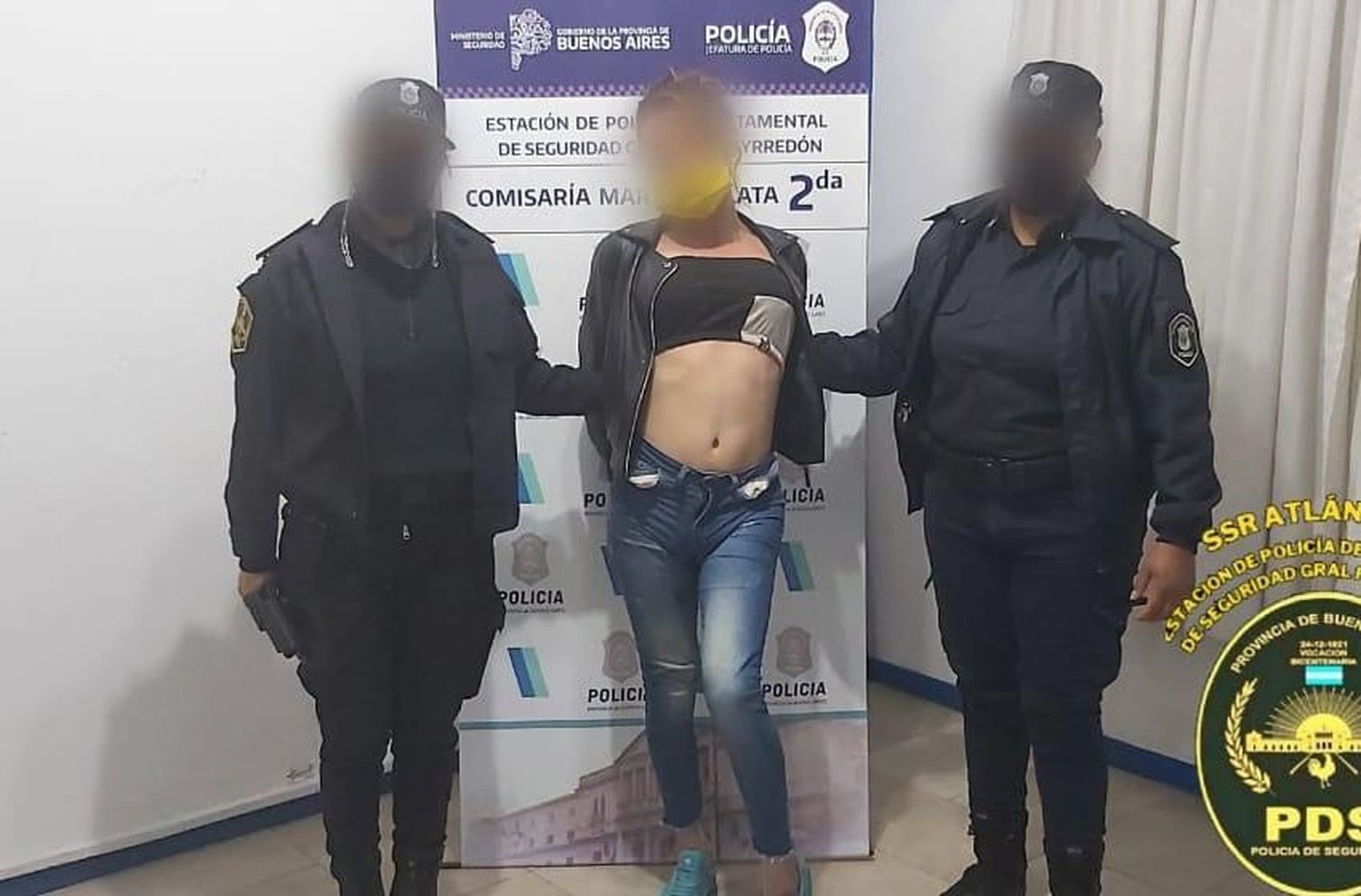 Detienen a una trans que rompió el vidrio a un remis al que habían robado