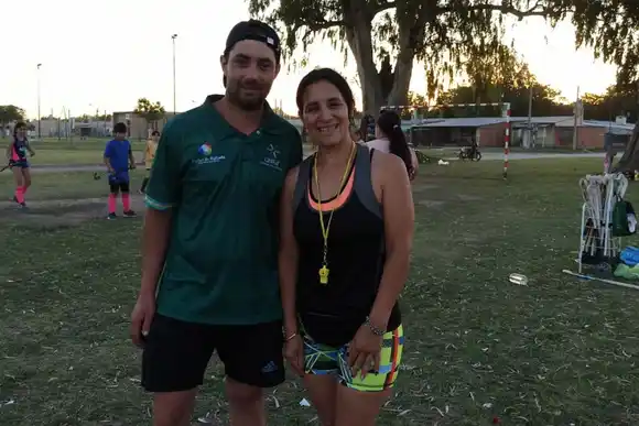 Conocemos la escuelita de Hockey que funciona en el Barrio 2 de Abril: "Estamos muy contentos y nos llena de orgullo"