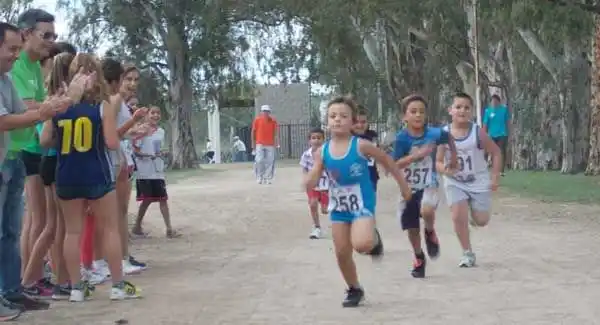 General Villegas: Primera Maratón Infanto Juvenil "La meta sos vos"