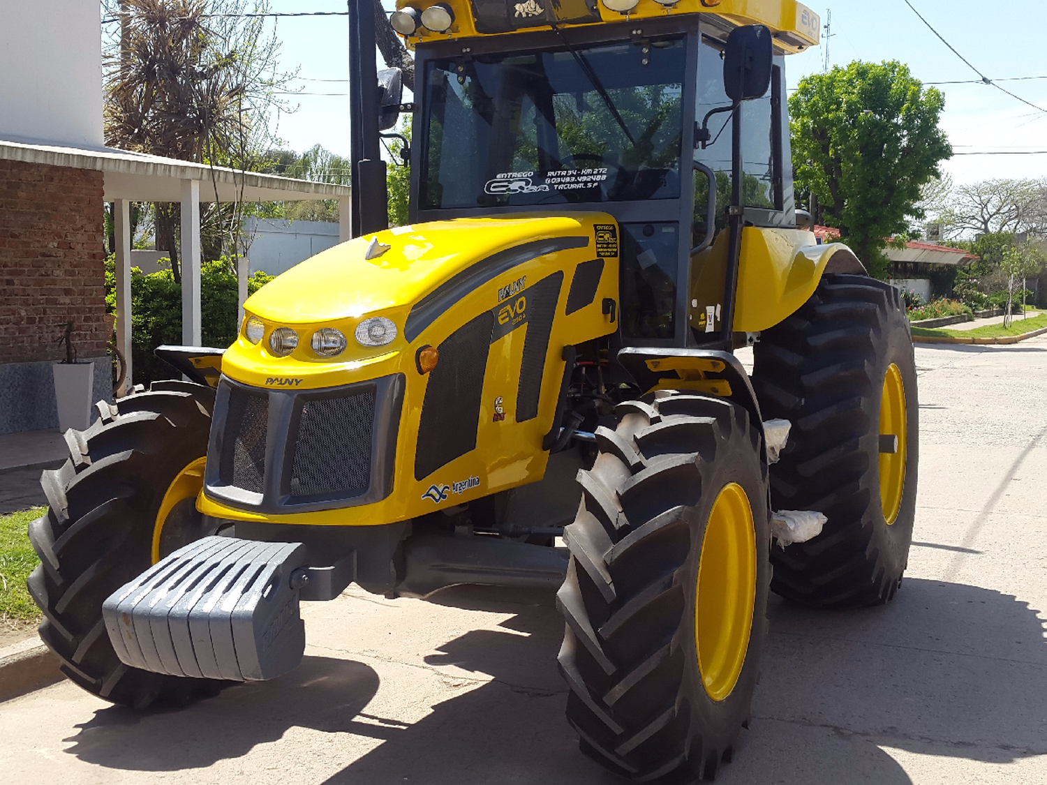 Ramona: nuevo tractor se suma al parque de maquinarias 