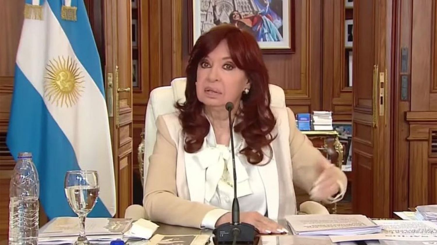 Cristina Kirchner contraatacó: Los bolsos de José López y los mensajes con Nicolás Caputo