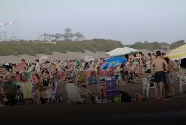 Playa pública, descuentos en transporte, hoteles y gastronomía