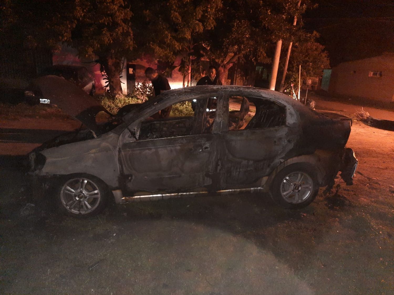 Auto quemado en barrio Estanislao López