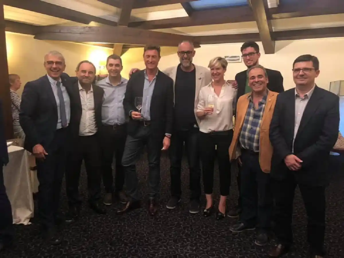 García Aresca junto a industriales ya está en Italia 