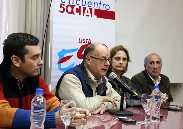 “Es necesario saltar la polarización que proponen los aparatos en la provincia” 