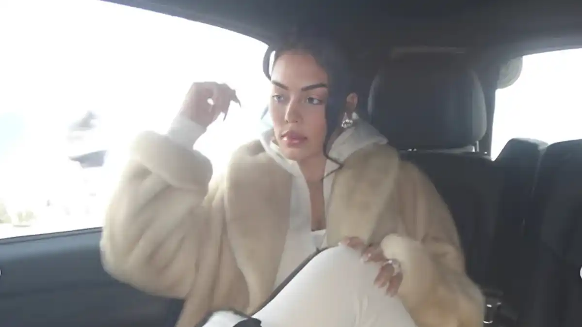 Georgina Rodríguez deslumbra con su estilo en la nieve tras desfilar para Moncler