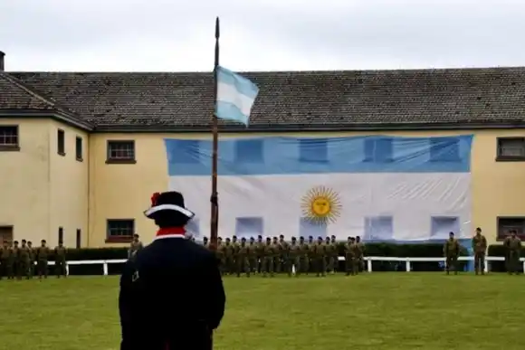 Expulsaron a un integrante del Regimiento Argentino por abuso sexual a una joven subalterna