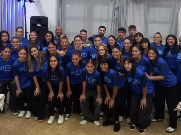 Las Cremosas debutan el domingo a las 11 visitando a El Provenir por la Primera B de AFA. Foto: AR Femenino