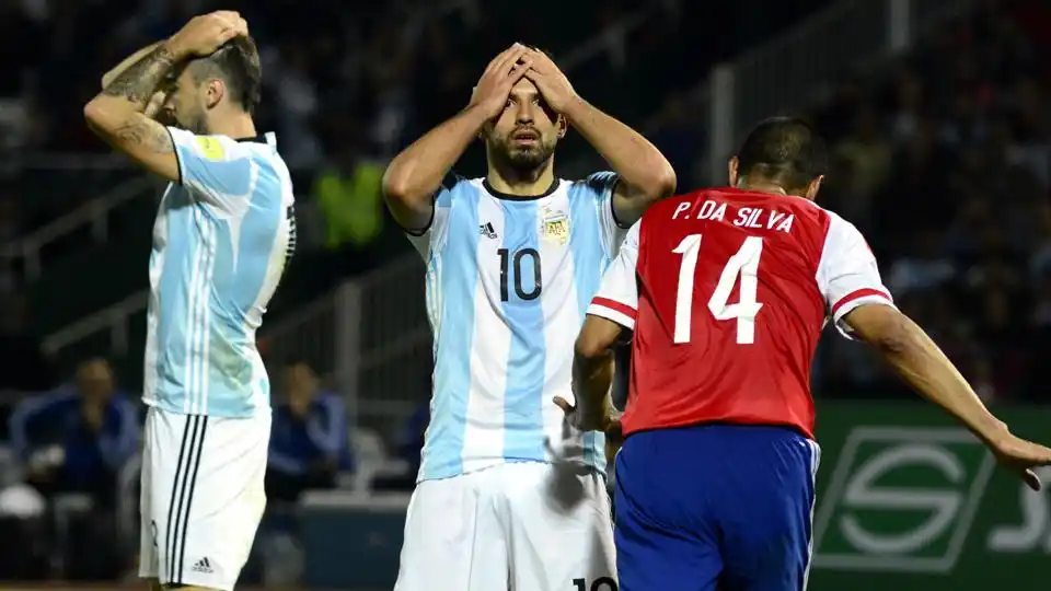 Agüero: los silbidos, el enojo de Gianinna y el llanto de su hijo