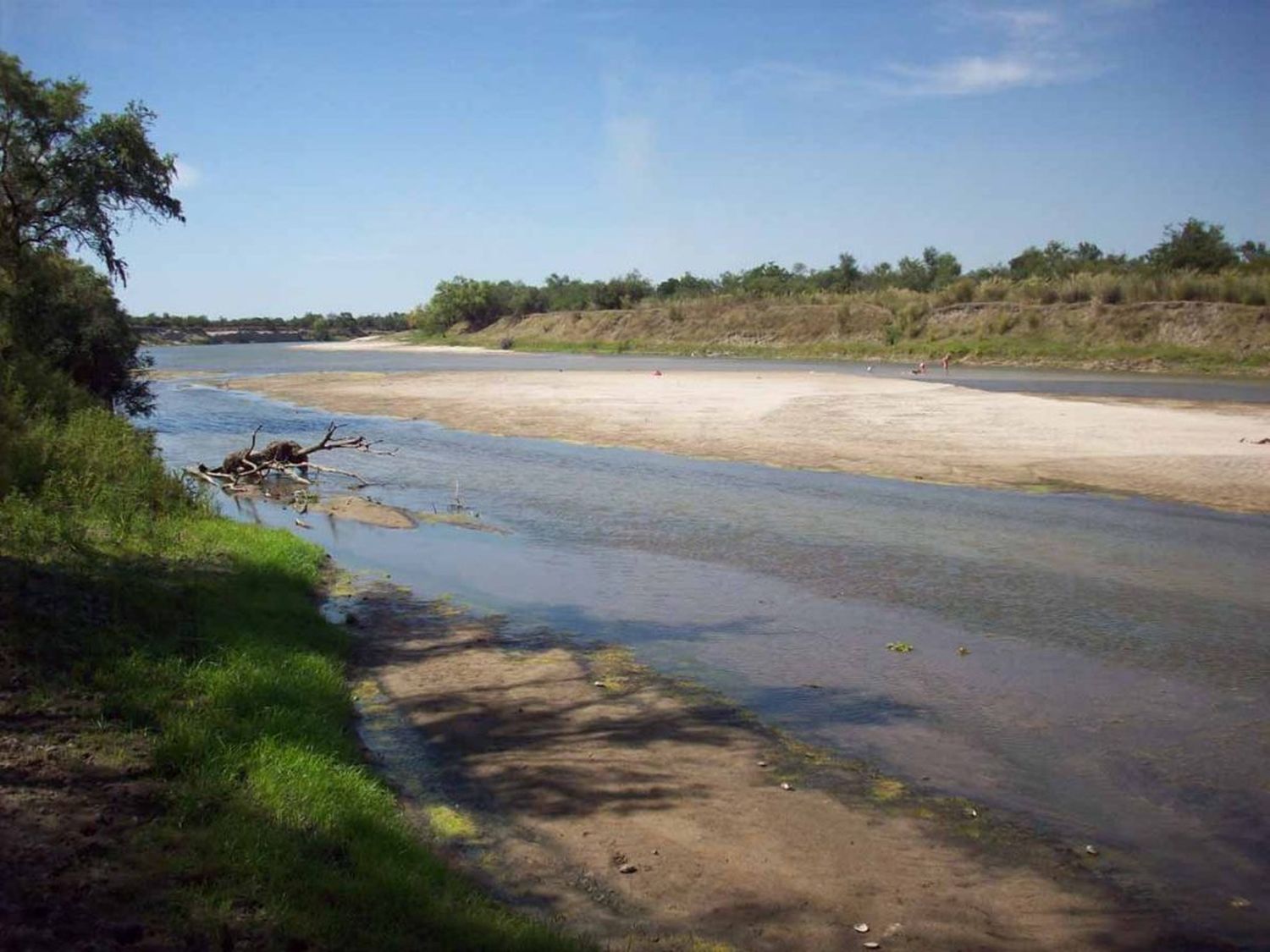 Río Gualeguay: ciudadanos se auto convocaron para limpiarlo