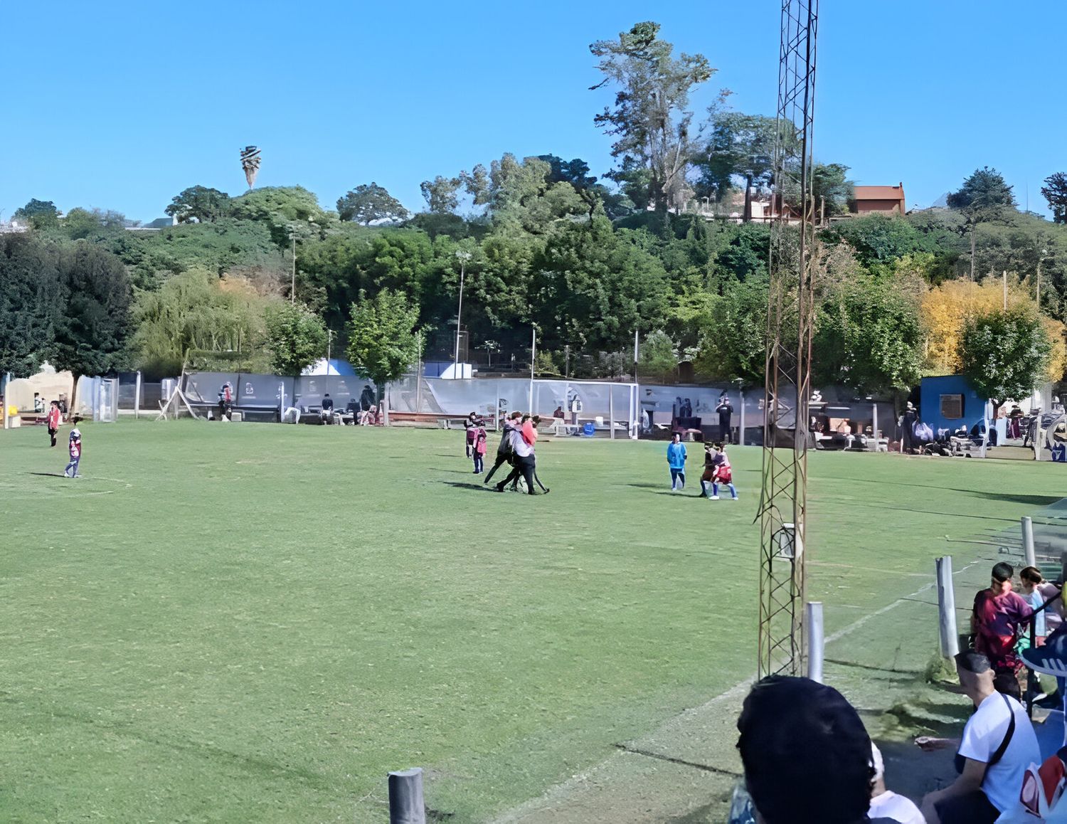 El árbitro agredido radicó la denuncia en la Comisaría.