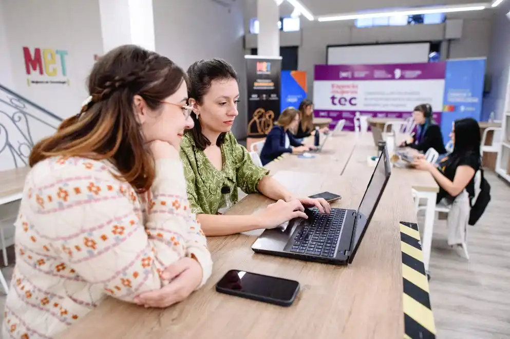 La Provincia viene trabajando en pos de reducir las desigualdades digitales a través de diferentes programas y acciones.