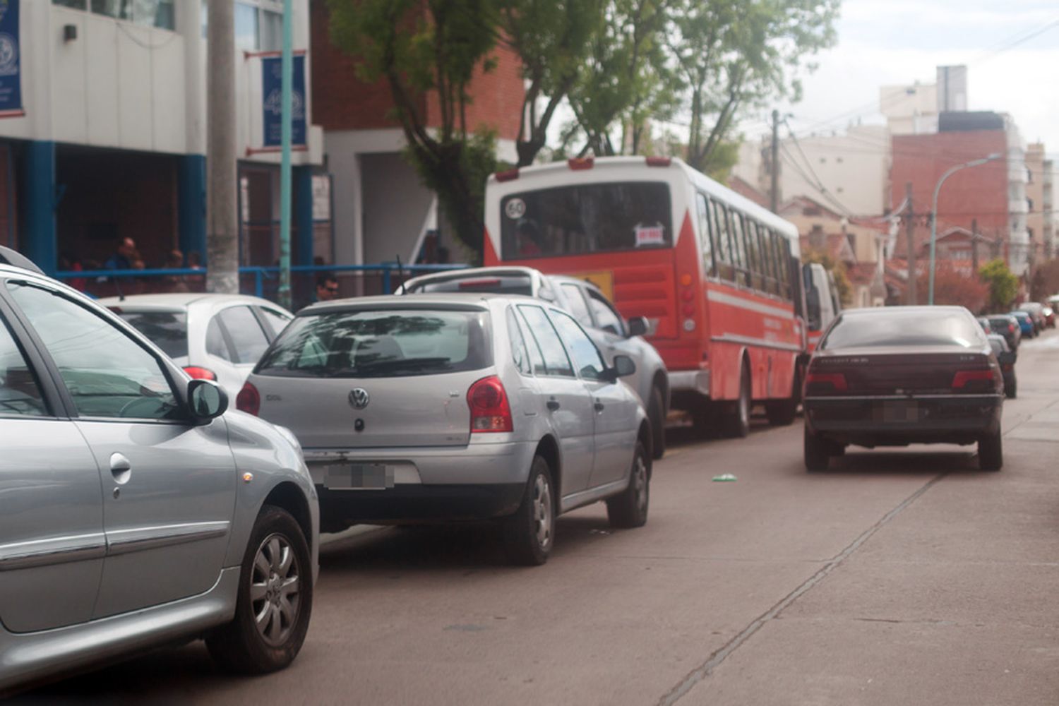 El gobierno estableció nuevas medidas para desarrollar el transporte en combis