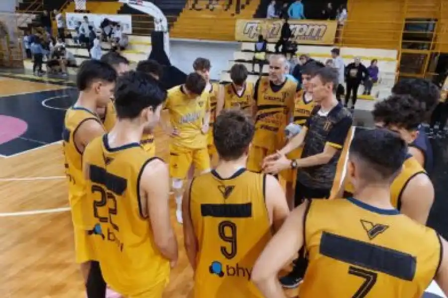 Libertad , sin jugar, se metió en la final del Oficial