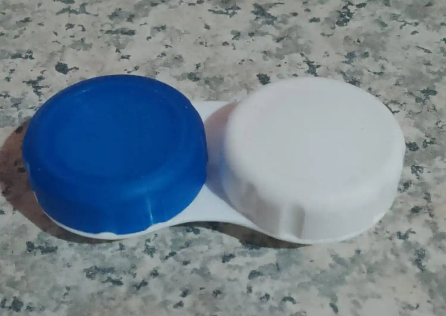 Encontraron lentes de contacto
