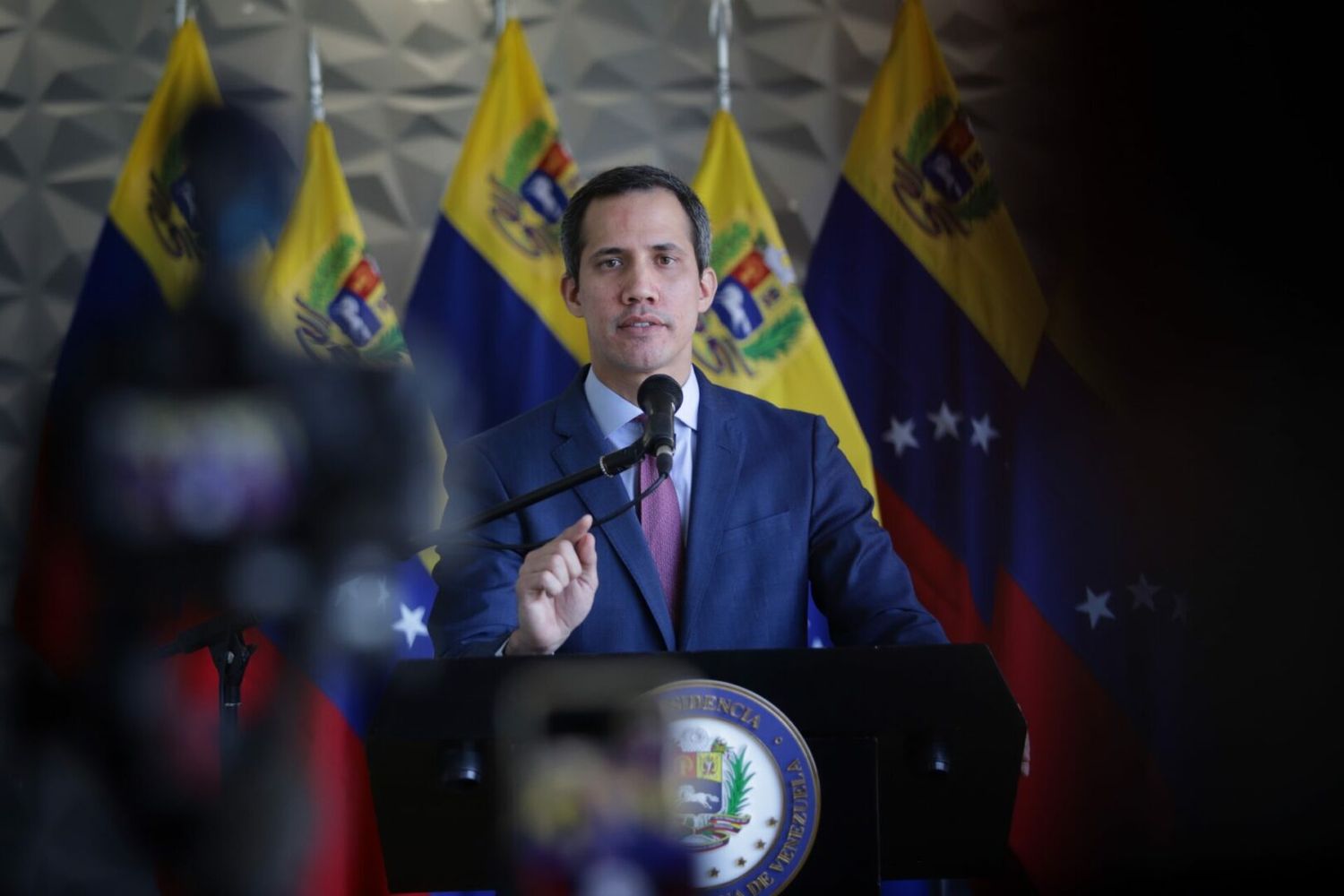 Así fue el ascenso y la caída del «gobierno interino»