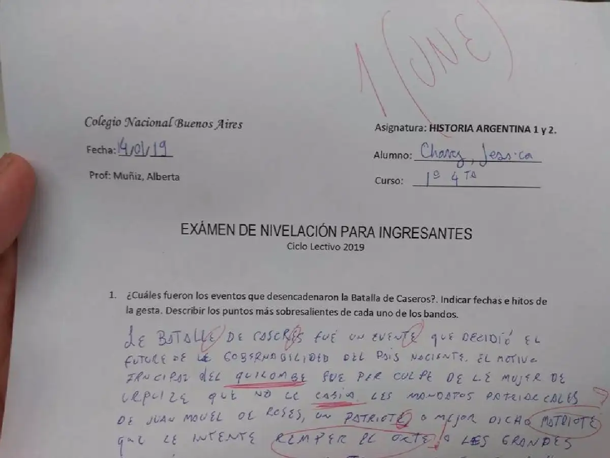 Hizo el examen de ingreso con lenguaje inclusivo: le pusieron un "une"