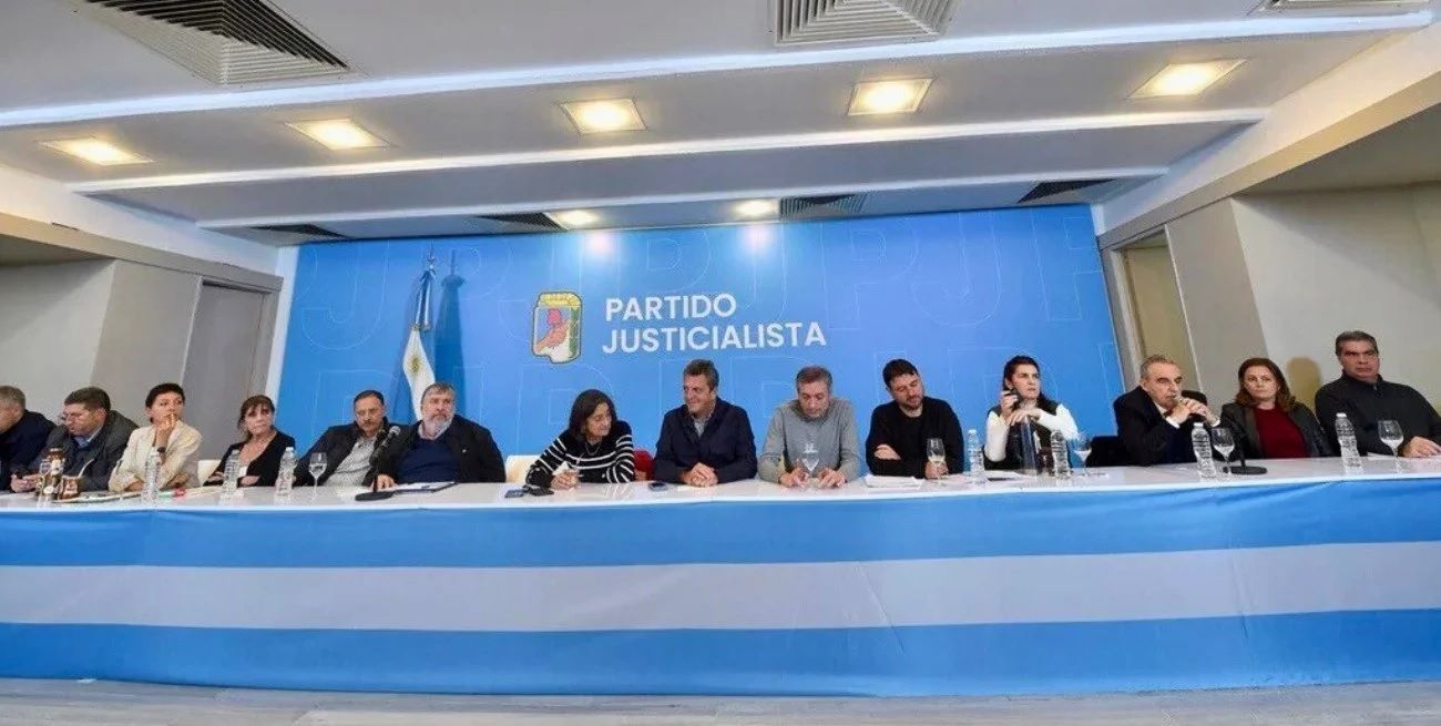 Con presencia de Massa, Grabois y Máximo, el PJ delineó su estrategia tras el fallo contra Cristina Kirchner.