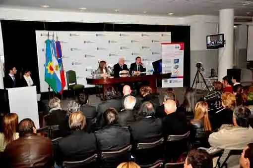 Lomas de Zamora: Vecinos ya pueden hacer trámites o habilitar comercios desde la web