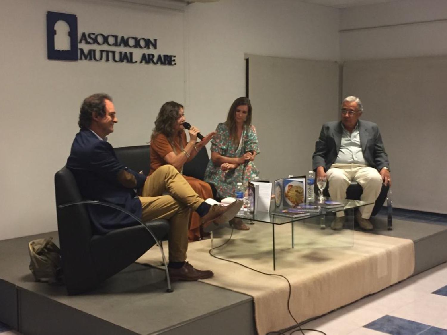 La Mutual Árabe presentó el libro que refleja su rica historia cultural