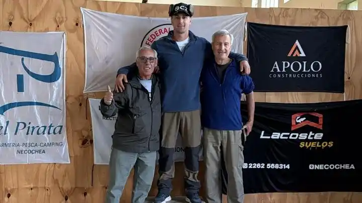 De izquierda a derecha. Prieto (tercero), Urban (primero) y Gelosi (segundo)